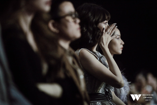 Bé Bôm khoác vai Công Phượng và những hình ảnh cảm động nhất đêm Gala WeChoice Awards 2017